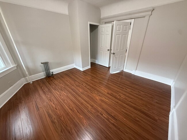 Building Photo - 203 Hollywood Ave