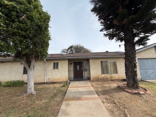 Building Photo - 1609 Grove St