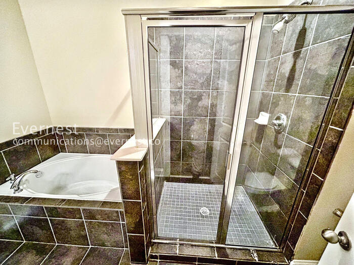 Building Photo - 1428 Olden Ln