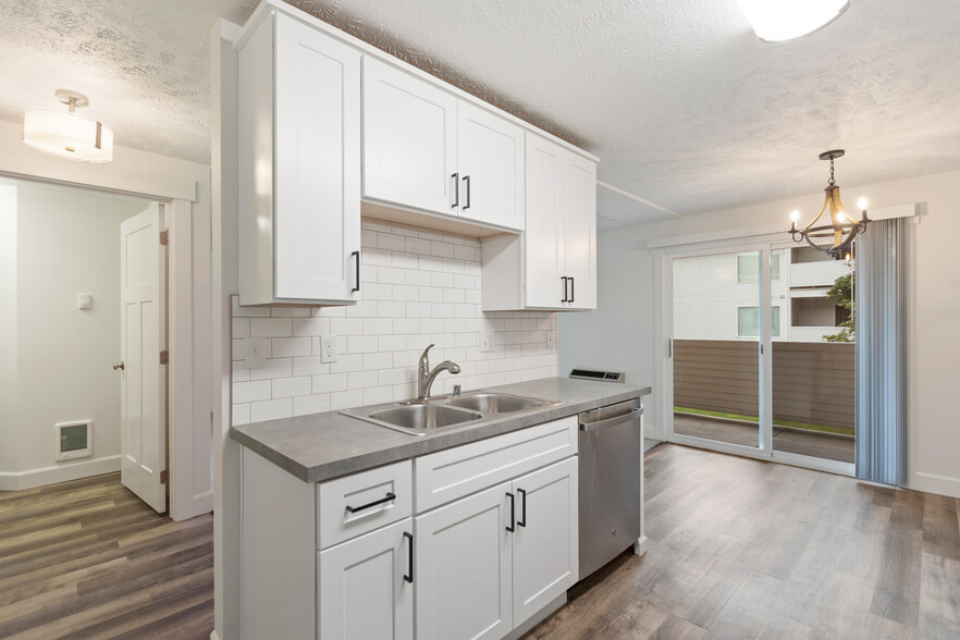 Updated Kitchen - Castlegate Apartments