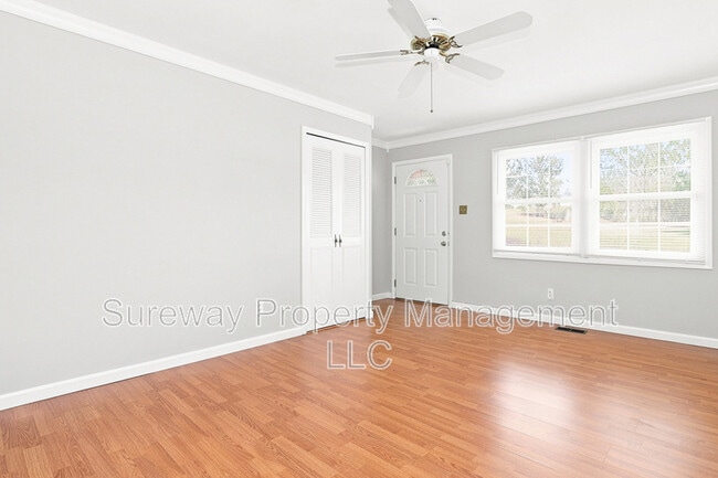 Building Photo - 17 Farragut Ct
