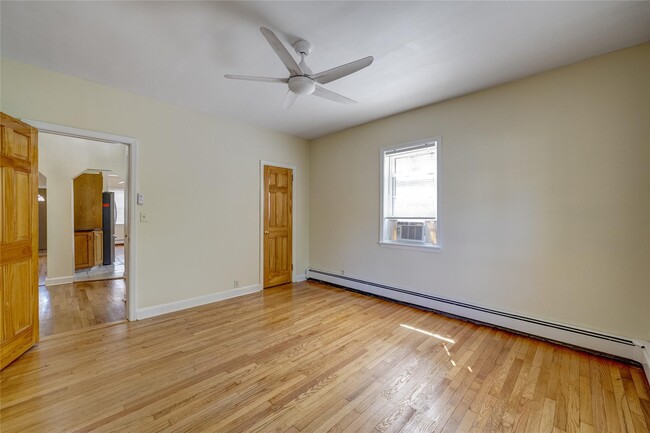 Building Photo - 3 Woodmere Ln