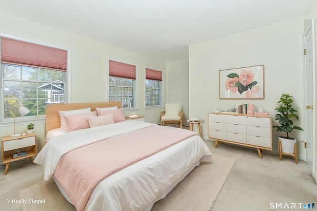 Building Photo - 5 Moody Ave