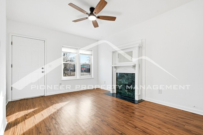 Building Photo - Charming Home with Washer/Dryer and Fenced Yard