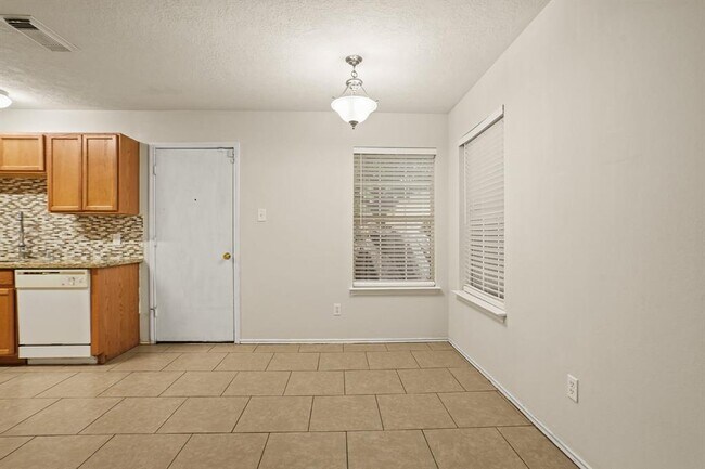 Building Photo - 11331 Canyon Shore Dr