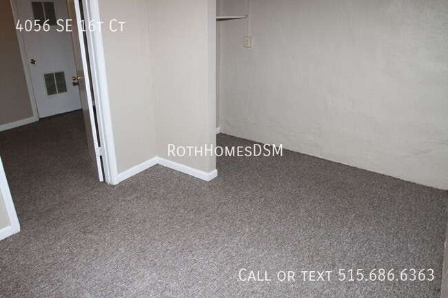Building Photo - 4056 SE 16th Ct