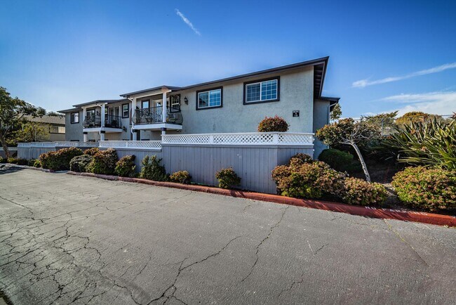 Building Photo - Bright 3BD/2BA Upper Condo in Oceanside with Balcony, Community Pool & Tennis Courts