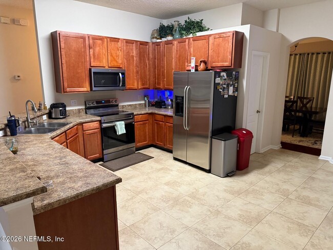 Building Photo - 2123 Thorn Hollow Ct