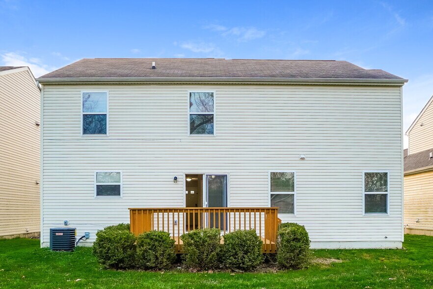 Building Photo - 1853 Bay Port Dr