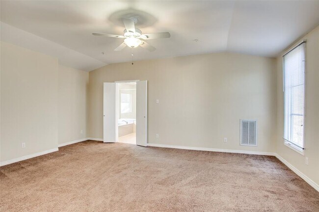 Building Photo - 3915 Cole Ave