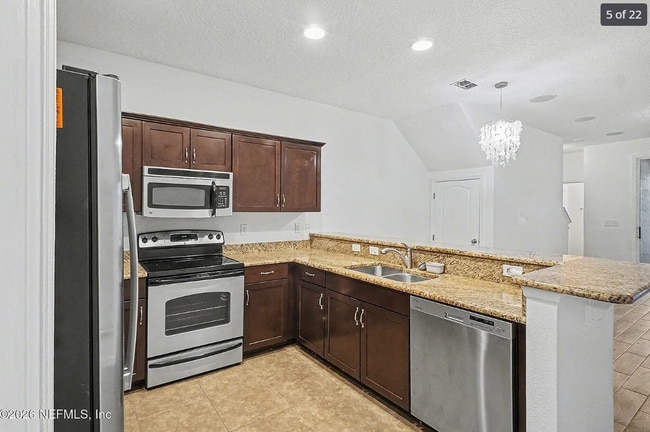 Building Photo - Black Walnut Court