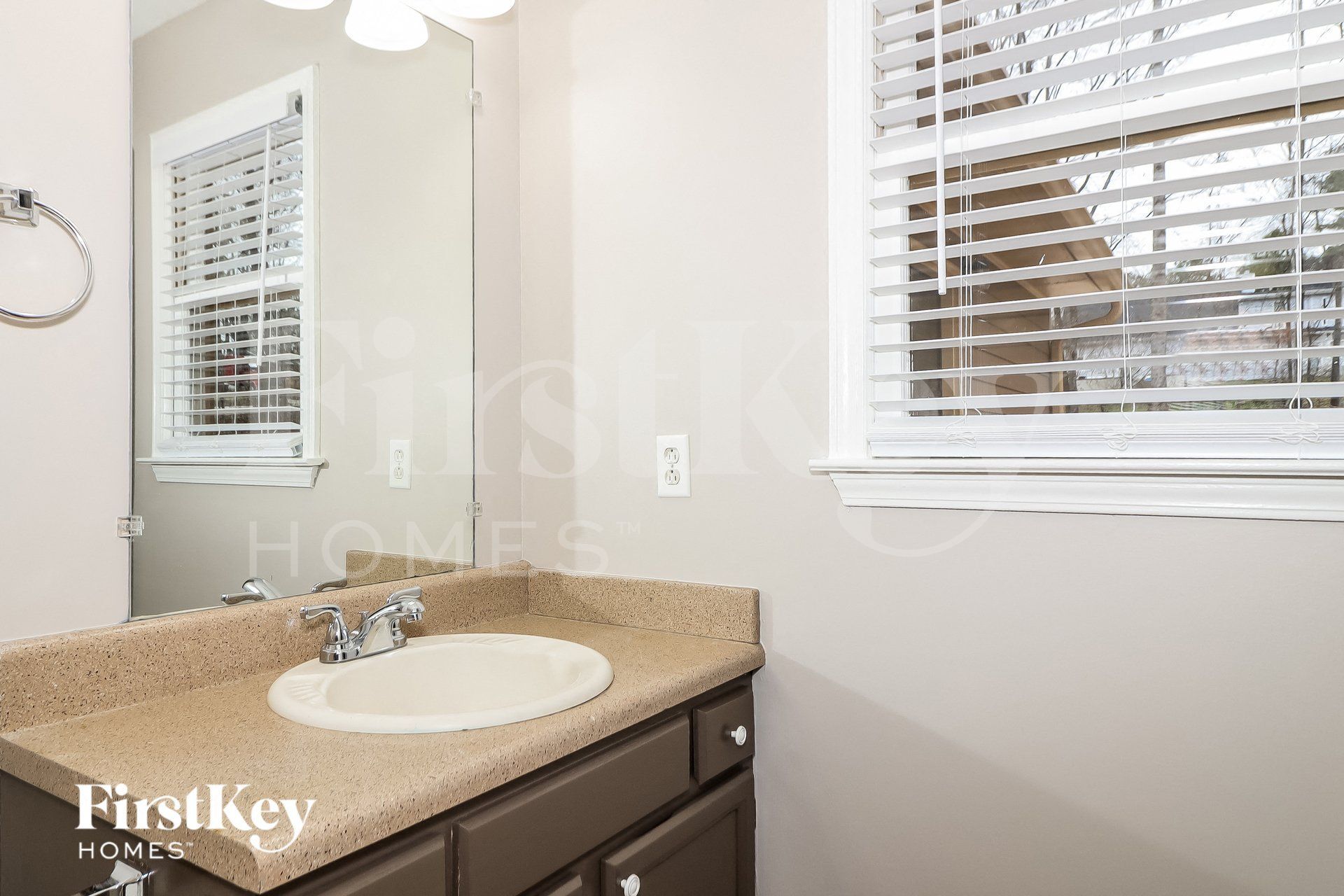 Building Photo - 324 Chimney Trace Dr