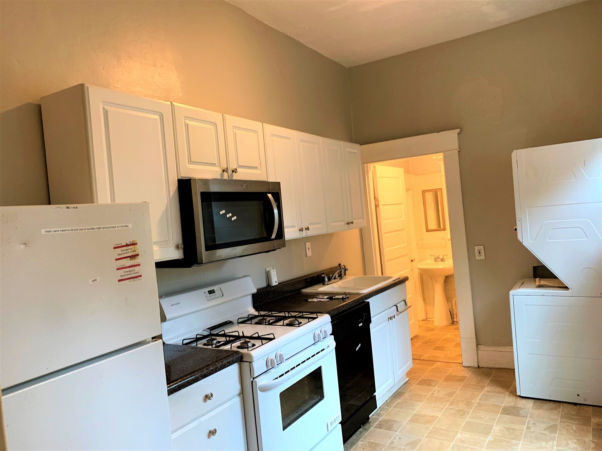 Building Photo - 1080 Curran St NW