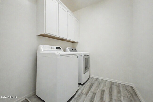 Building Photo - 1575 W Marlin Dr