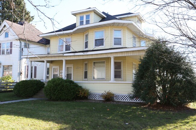 Front - 504 E Center St
