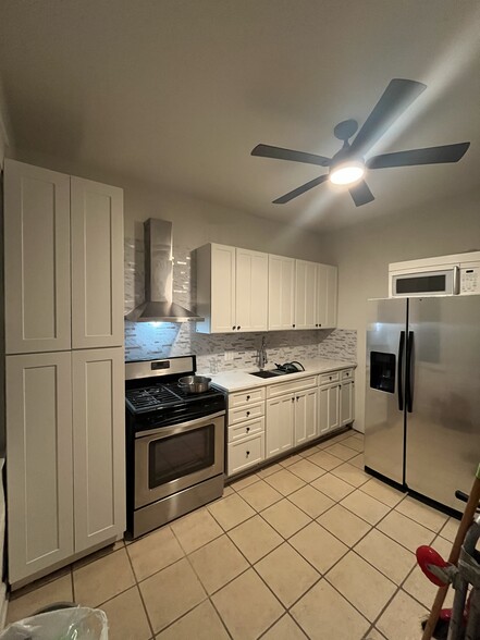 Building Photo - 5424 S Honore St