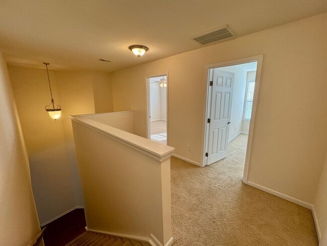Building Photo - 3BR/2B Townhome in Great Ballantyne Location