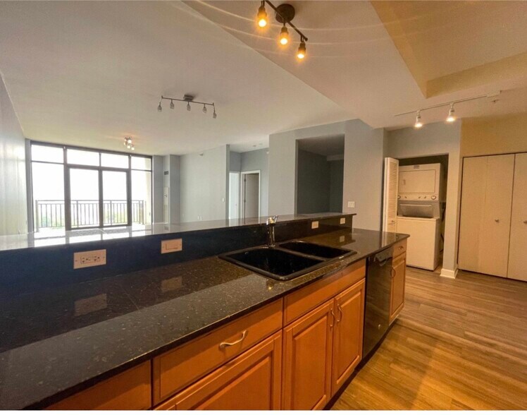 Building Photo - 233 E 13th St