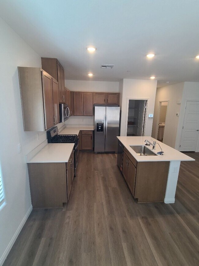 Building Photo - 1092 Saffron Toucan Ln