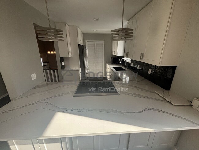 Building Photo - 2726 Sandstone Terrace NE