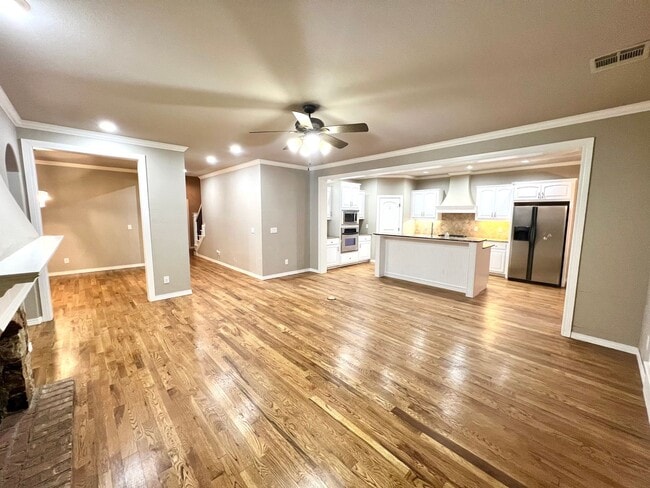 Building Photo - Stunning Home in Bixby Schools!