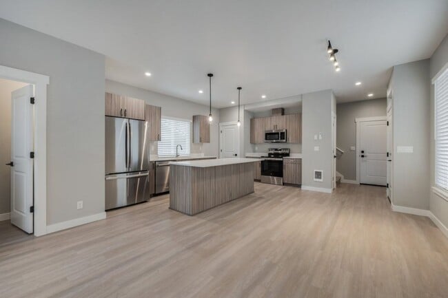 Building Photo - Beautiful Home in CDA for Rent