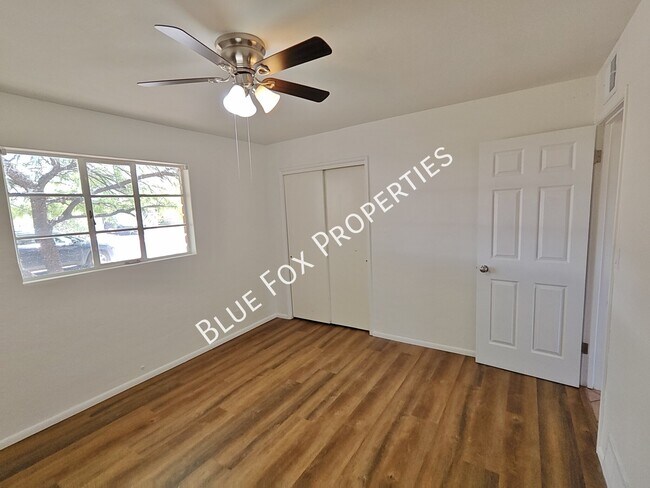 Building Photo - 3857 E Edison Pl