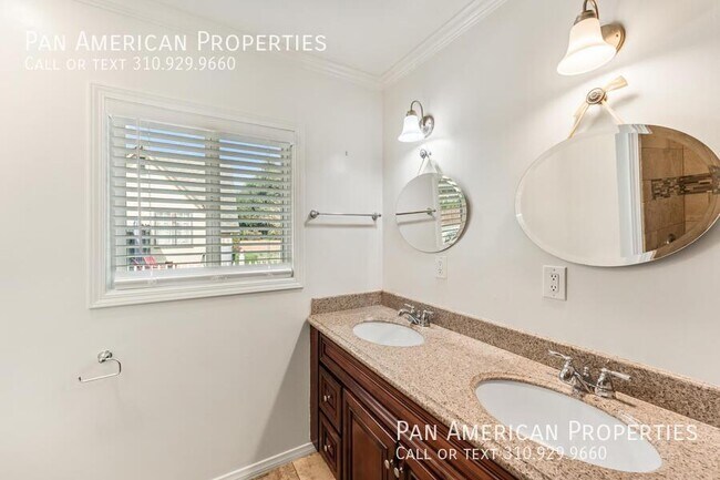 Building Photo - 1837 Mayflower Ave