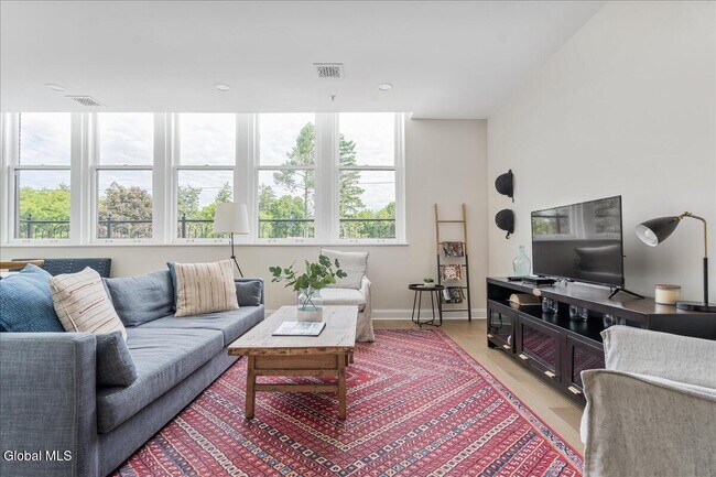 Building Photo - 77 Van Dam St