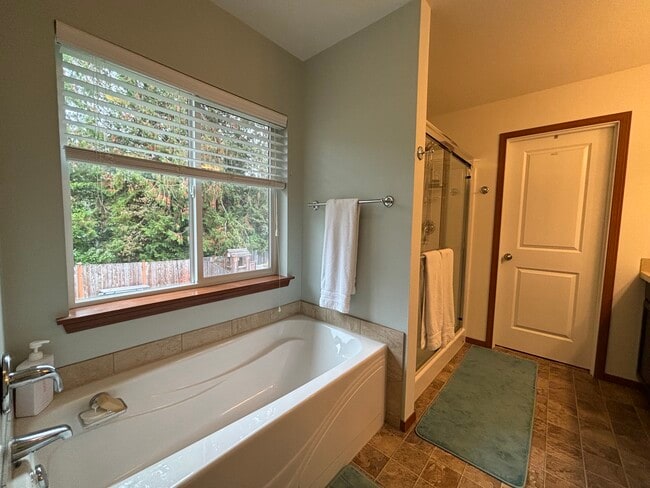 Building Photo - 680 NE Nantucket St