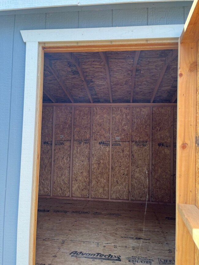 Building Photo - 3 Bed 2.5 Bath Single-Family Home on Cul-De-Sac w/ Large Fenced Backyard, Garage