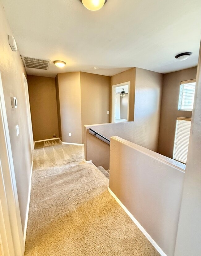 Building Photo - Fabulous 3-Bedroom, 2.5 Bathroom home!!