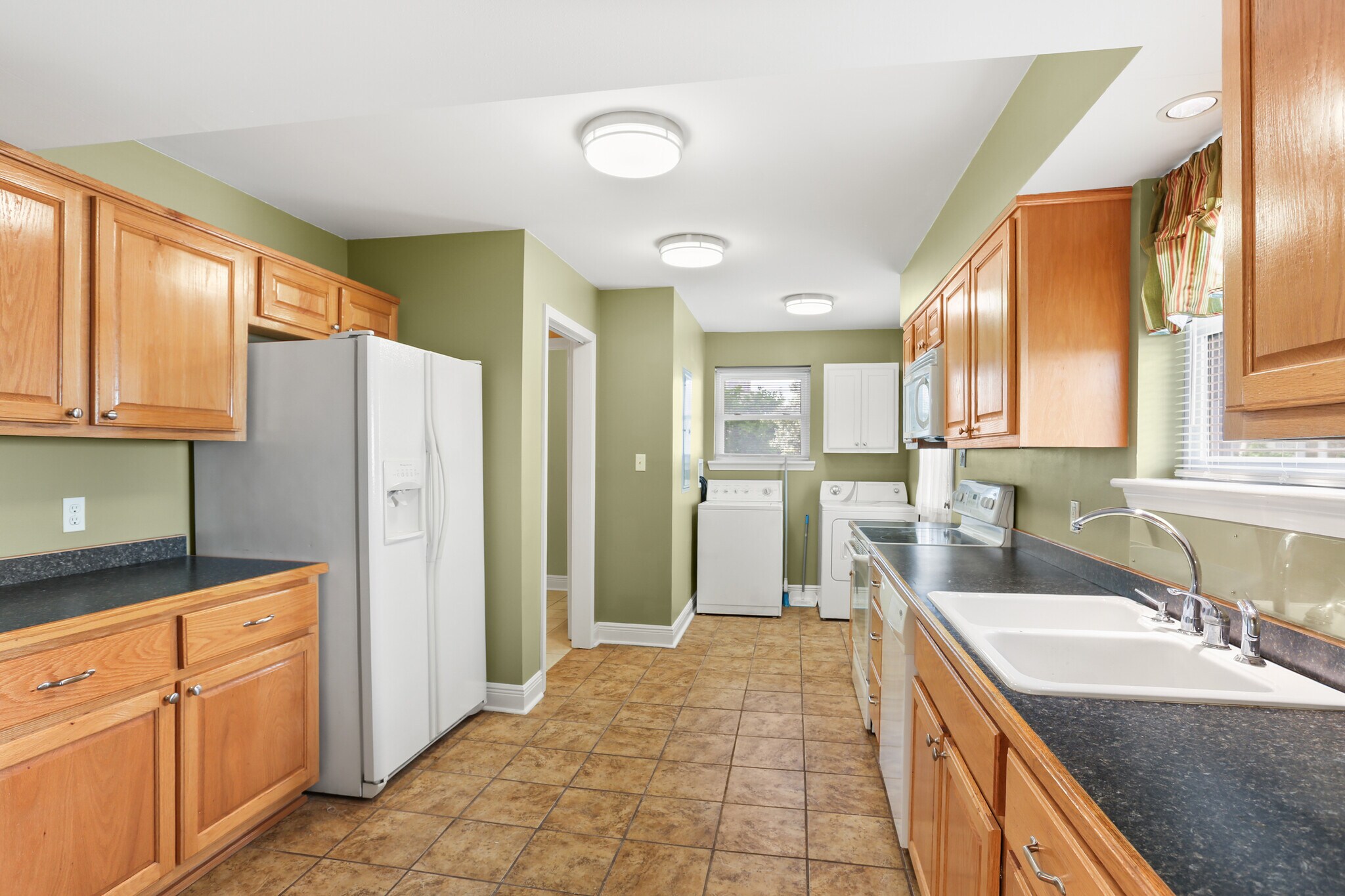 Kitchen, view from DR - 117 28th St