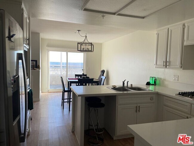 Building Photo - 25 S 15th Pl