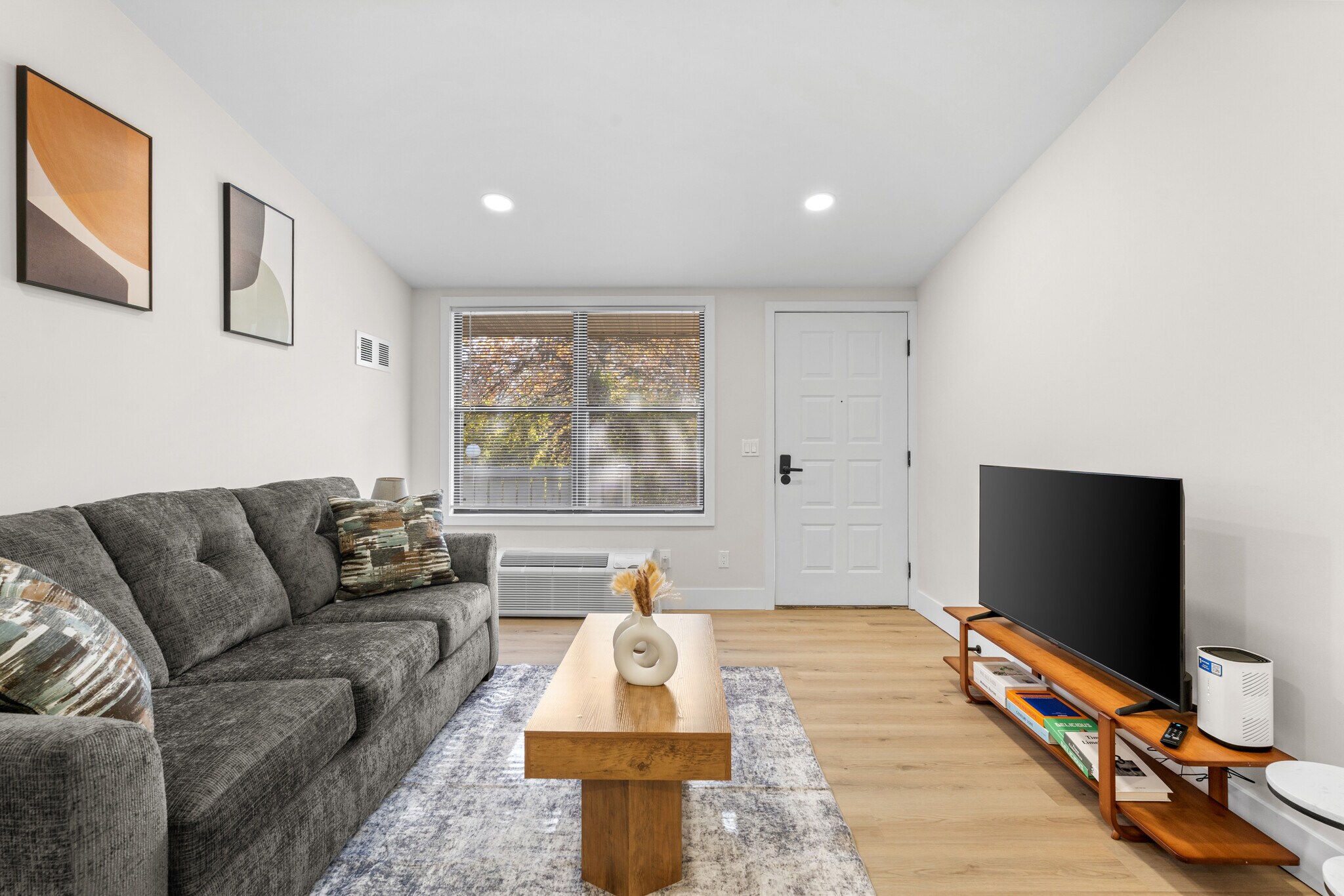 Building Photo - 41349 Heathmore Ct