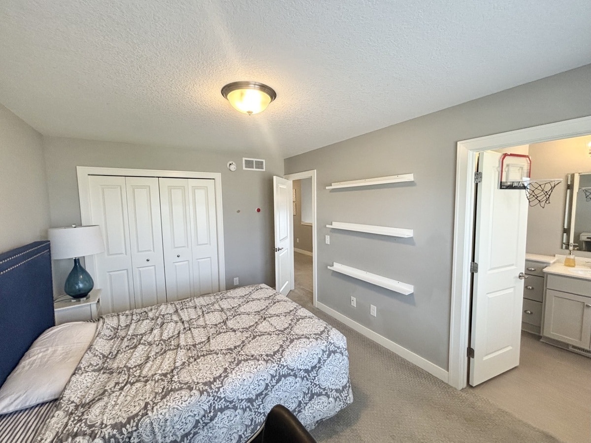 Building Photo - 9068 Red Oak Trl