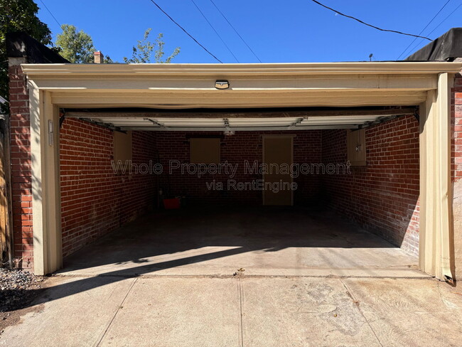 Building Photo - 2118 E 21st Ave