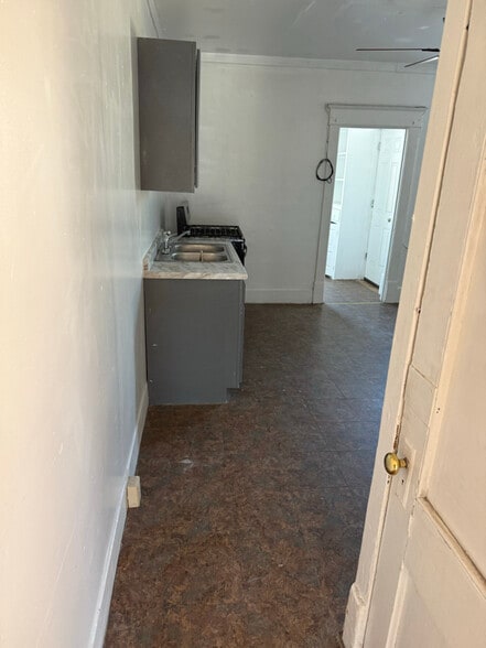 Building Photo - 735 Central Ave