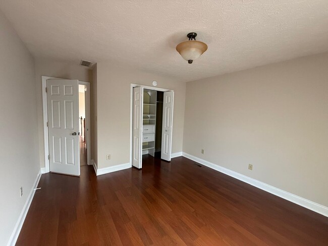 Building Photo - 7574 Allenwood Ct