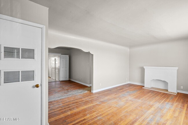 Building Photo - 3125 Van Buren Ave
