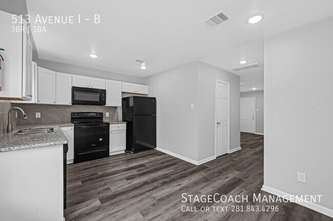 Building Photo - 513 Avenue I