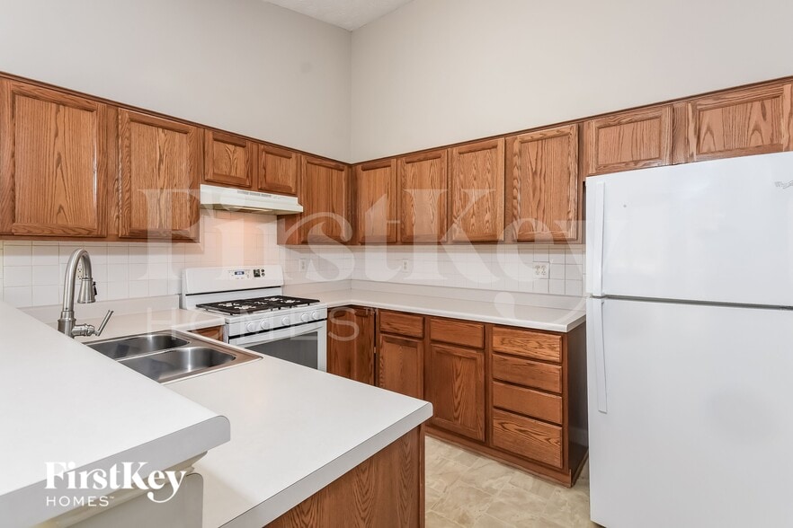 Building Photo - 799 Avalon Forest Way