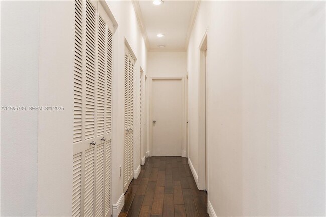 Building Photo - 5774 SW 76th Terrace