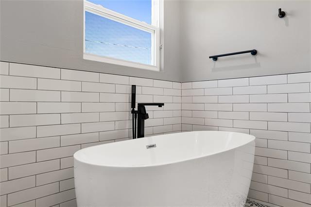 Building Photo - 2728 Livingston Ave