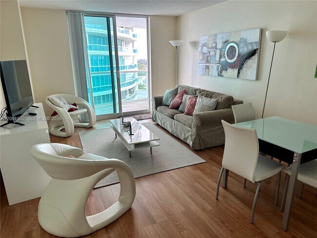 Building Photo - 2101 Brickell Ave