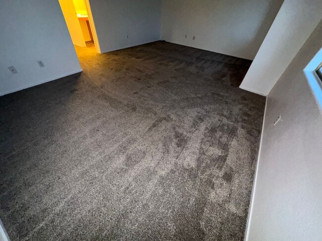 Building Photo - Fresh Paint/New Flooring all inside! Four ...