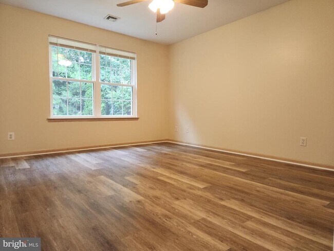 Building Photo - 21 Timberline Dr
