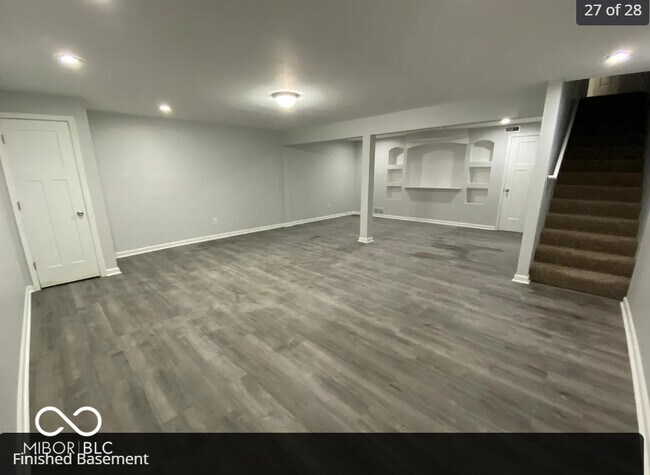 Building Photo - 401 Watercress Way