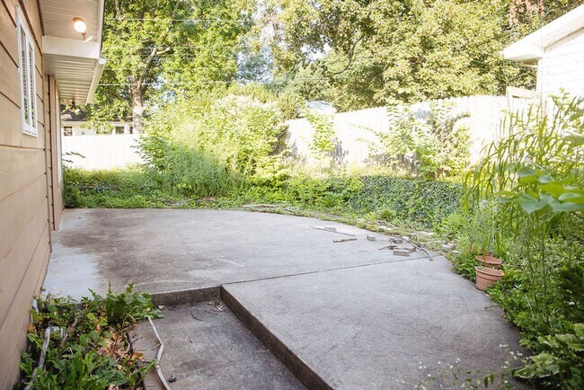 Building Photo - 3 Bed 3 Bath Home