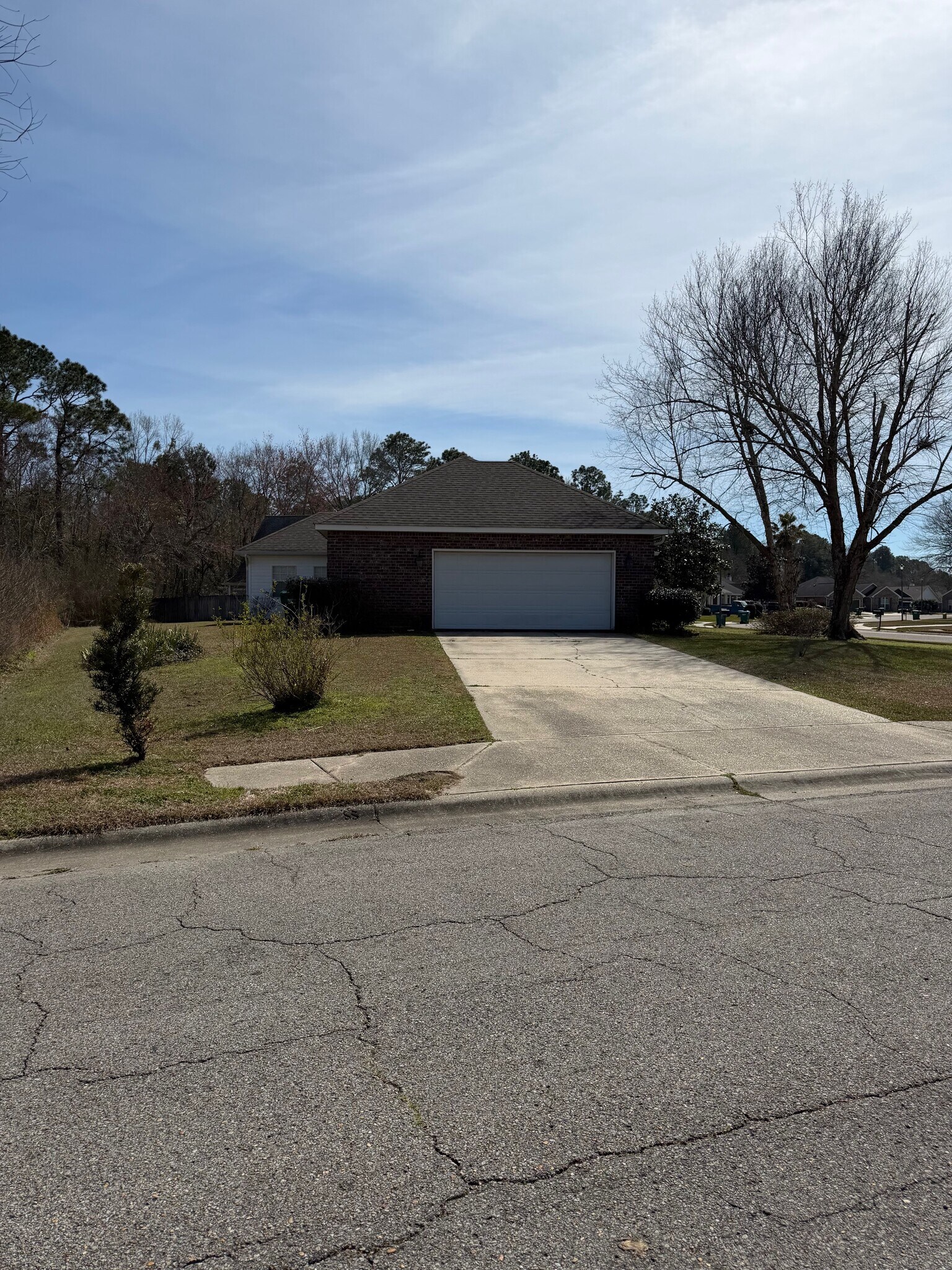 Building Photo - 13290 English Cv